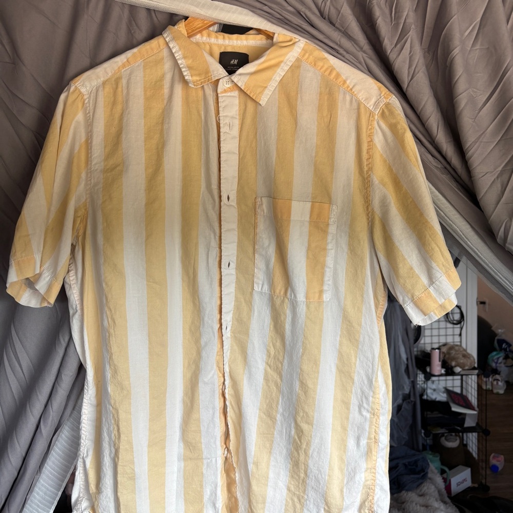 H&M Men's Yellow and White Vertical Stripe Short-Sleeve Button-Up Shirt
